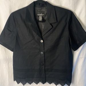 🏷️ 3 for $10
Black shirt sleeve top